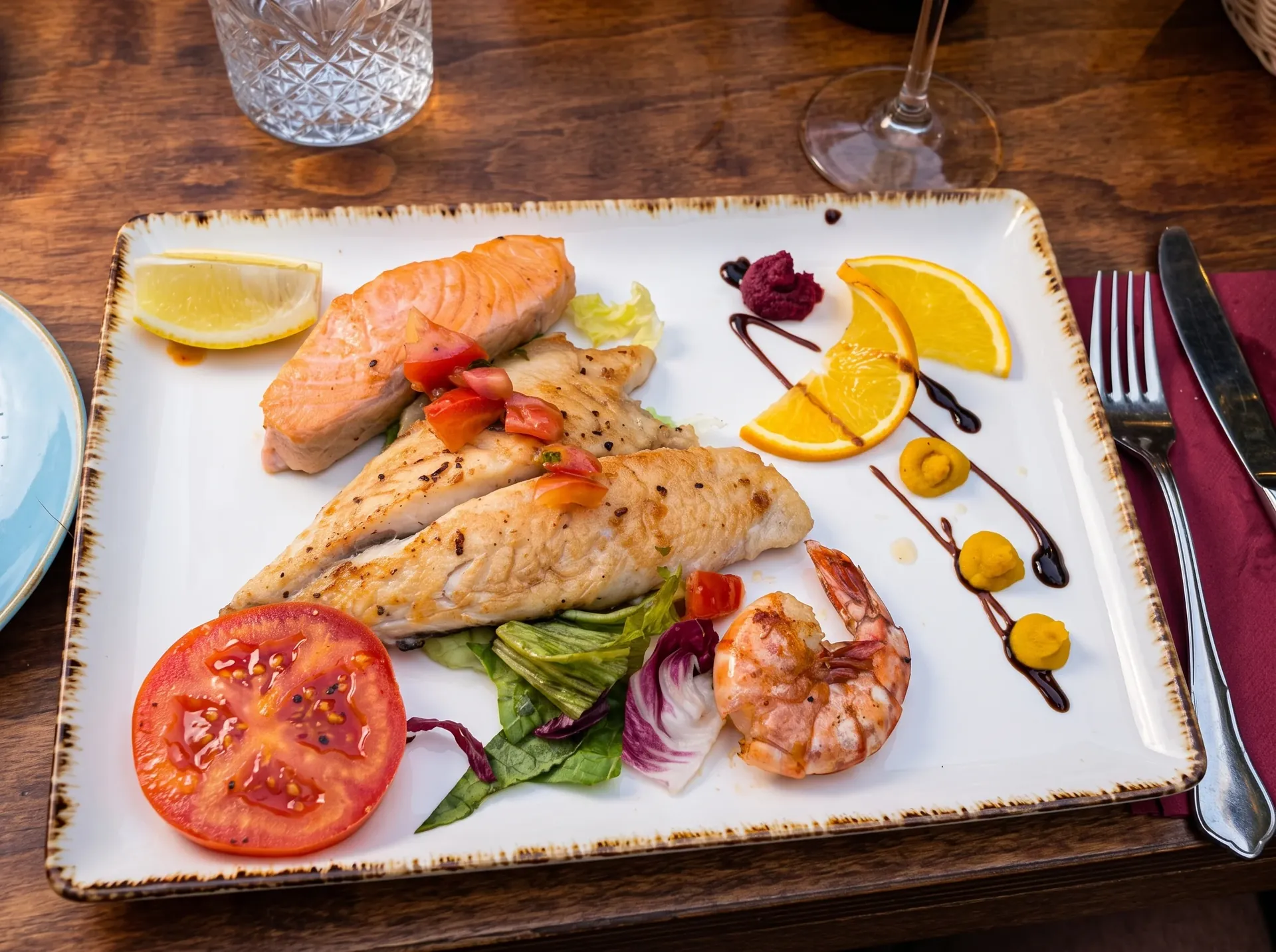 Pesce Misto alla Griglia – Edle gemischte Fischplatte vom Grill – Tafelgericht im Mama Mia